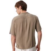 Button-Up with Cutaway Collar in Regular Fit