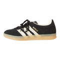 Gazelle Indoor Black & White