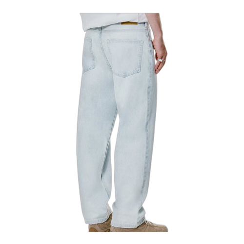Baggy jeans in pale blue