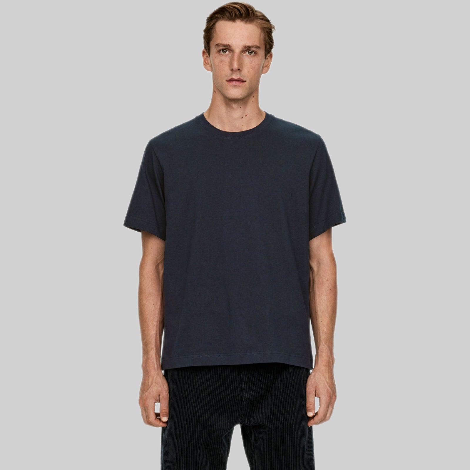 Arket t-shirt, men, frontside, blue, model