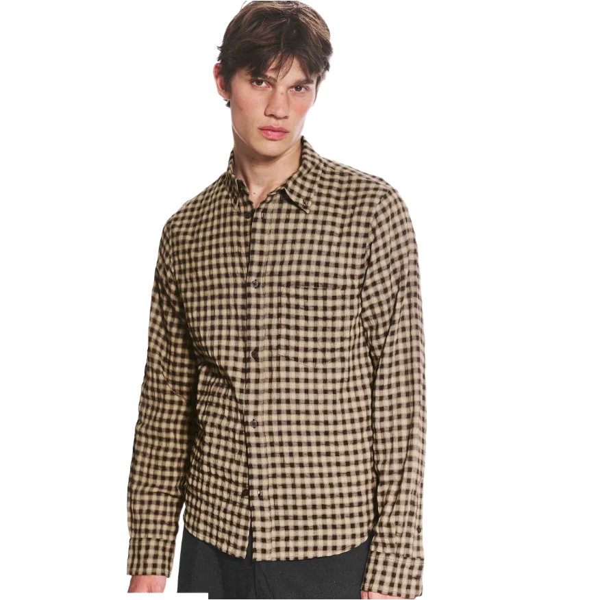 Structured Long-Sleeved Buttoned Shirt