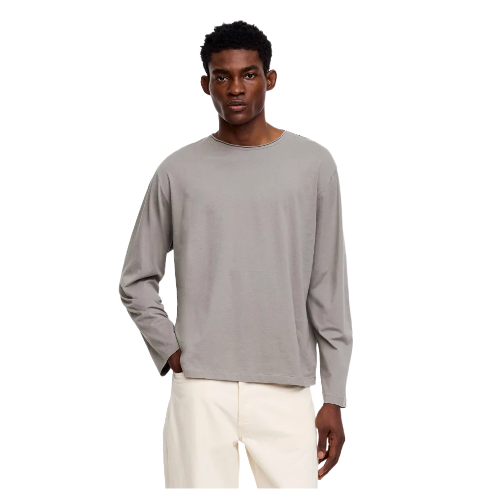 Long-sleeved T-shirt